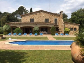 Гостиница Spacious Villa in Romany de la Selva with Swimming Pool  Tor